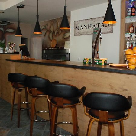Hotelik Manhatan Radzyn Podlaski Bagian luar foto