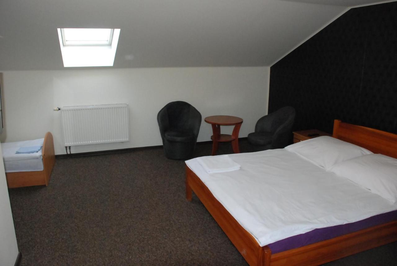 Hotelik Manhatan Radzyn Podlaski Bagian luar foto